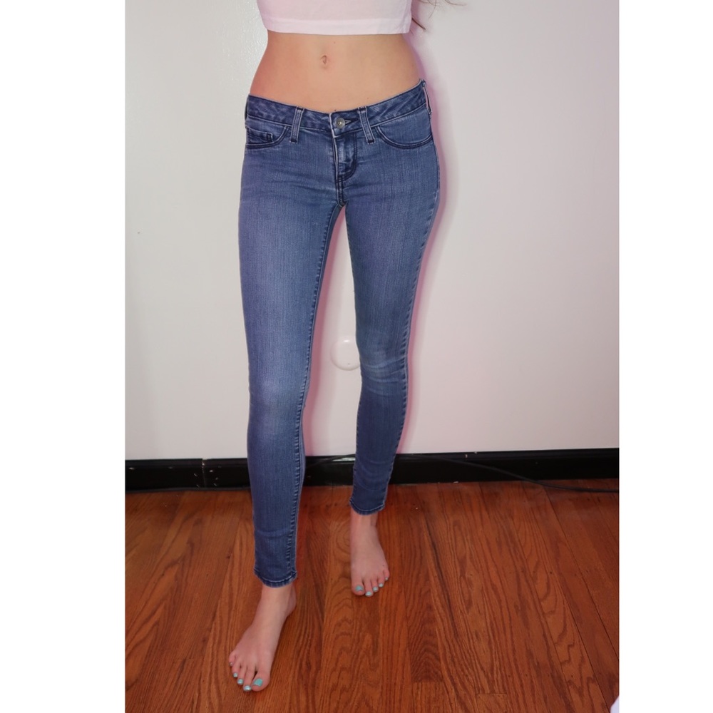 Bullhead Medium Wash Blue Jeans